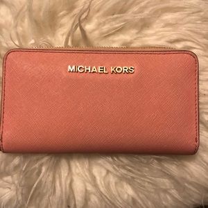 Micheal kors wallet